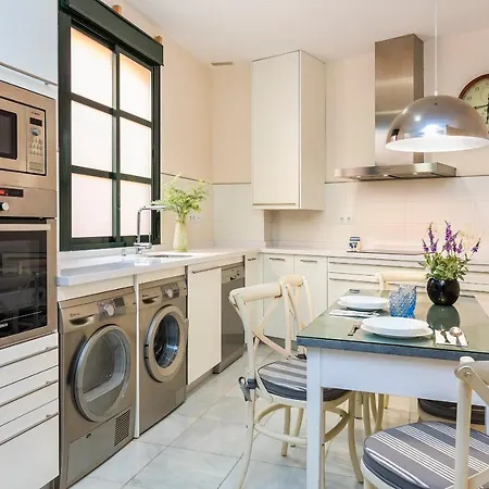 Genteel Zaragoza Apartment *